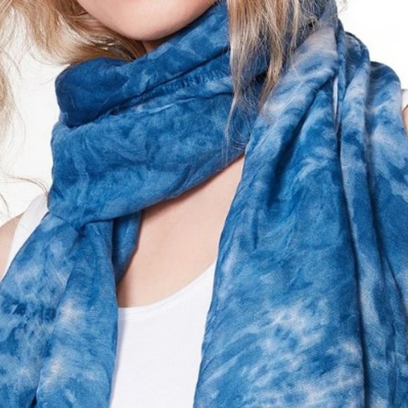 Steve Madden Tie-Dyed oblong lightweight, breathable Scarf One size Deni… - Picture 2 of 7